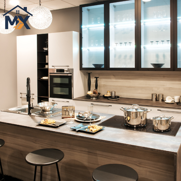 Dụng cụ cần thiết và các bước chuẩn bị trước khi tự điều chỉnh bản lề tại nhà