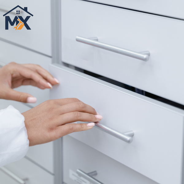 Chuẩn bị dụng cụ và đo đạc kích thước thanh ray thay thế